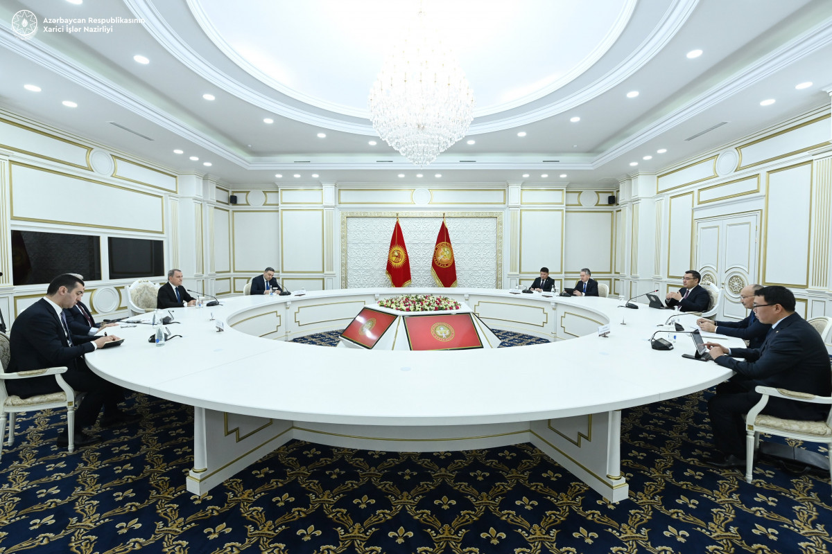 Президент Кыргызстана принял главу МИД Азербайджана