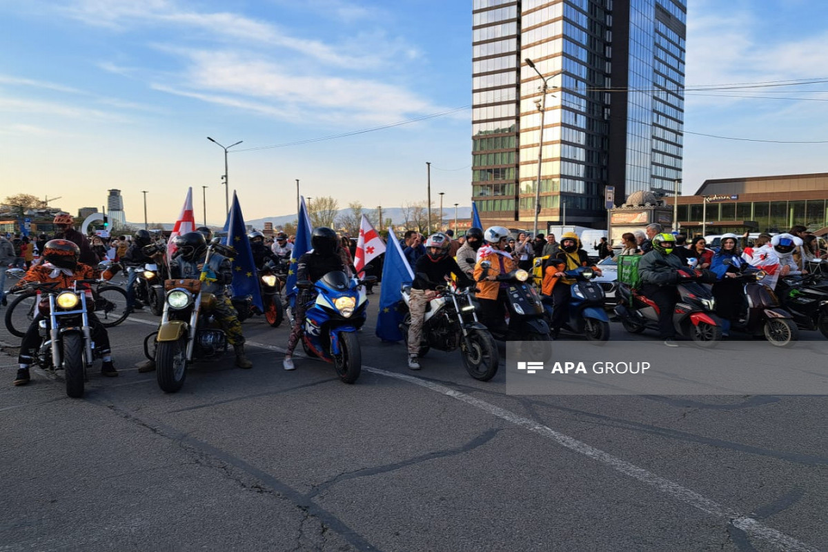 В Тбилиси проходит масштабная акция протеста -ФОТО-ОБНОВЛЕНО 
