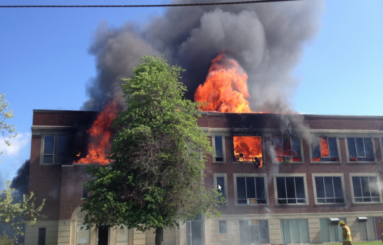 В здании трехэтажной школы в Хачмазе произошел пожар