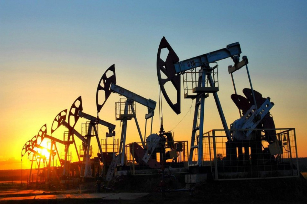 Цена азербайджанской нефти снизилась до 92 долларов