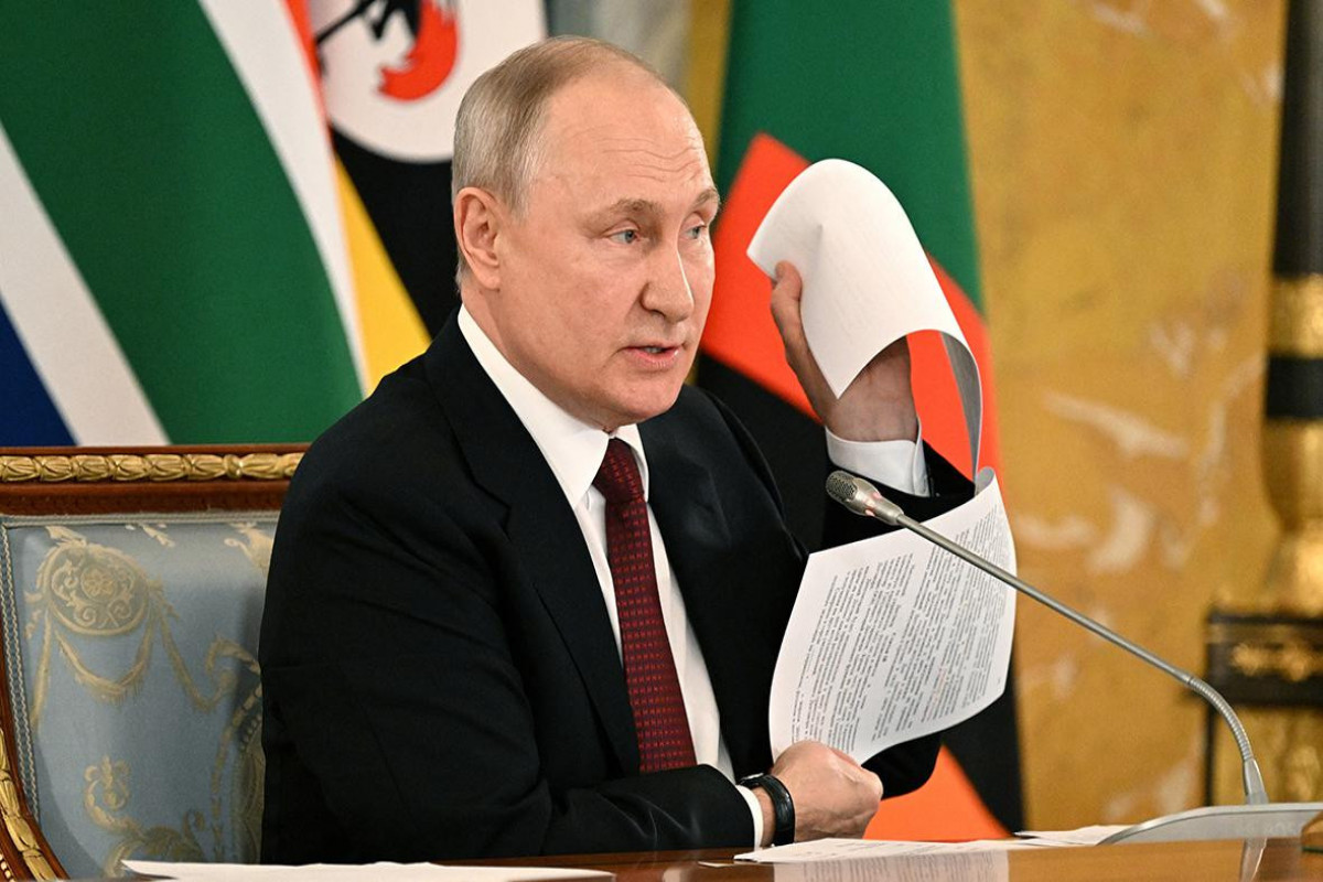 Путин: Киев «выбросил в помойку» стамбульские договоренности