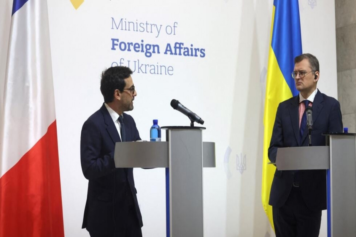 Кулеба призвал главу МИД Франции к немедленным действиям по поставке ПВО Украине