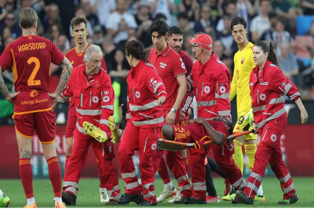 Защитник «Ромы» потерял сознание во время матча-ФОТО 