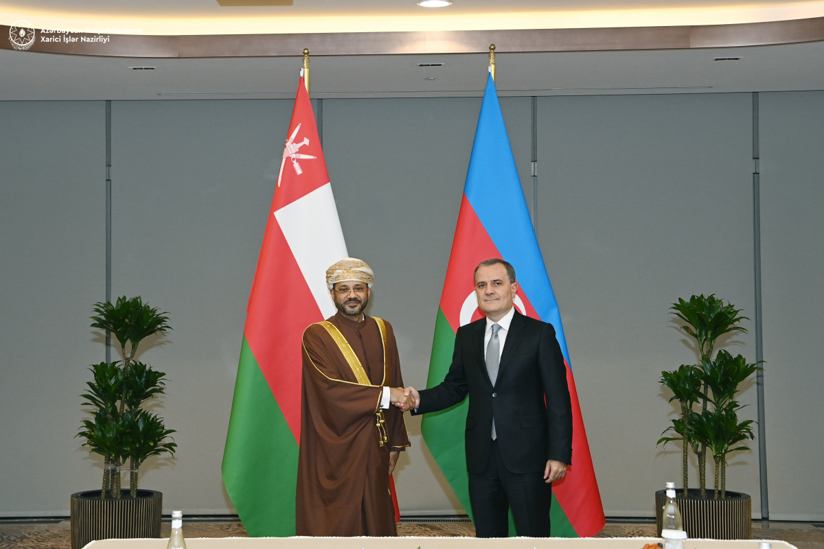 Глава МИД Азербайджана встретился с оманским коллегой