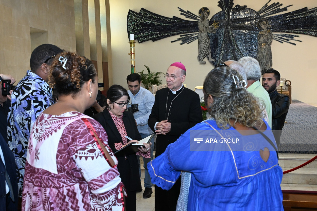 Делегация Конгресса Новой Каледонии посетила католическую церковь Святой Марии в Баку-ФОТО 