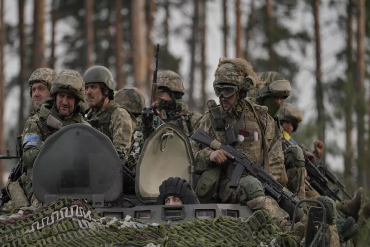 СМИ: Украинские военные не могут защитить свои позиции