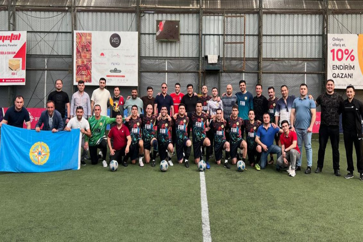Команда МЧС вышла в полуфинал турнира по мини-футболу, посвященного памяти великого лидера-ФОТО 