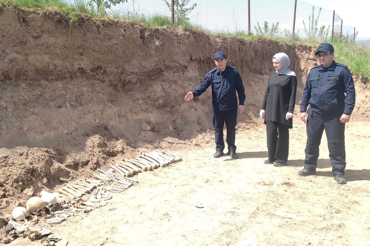 В освобожденном от оккупации селе Малыбейли обнаружены останки 6 человек - ФОТО 