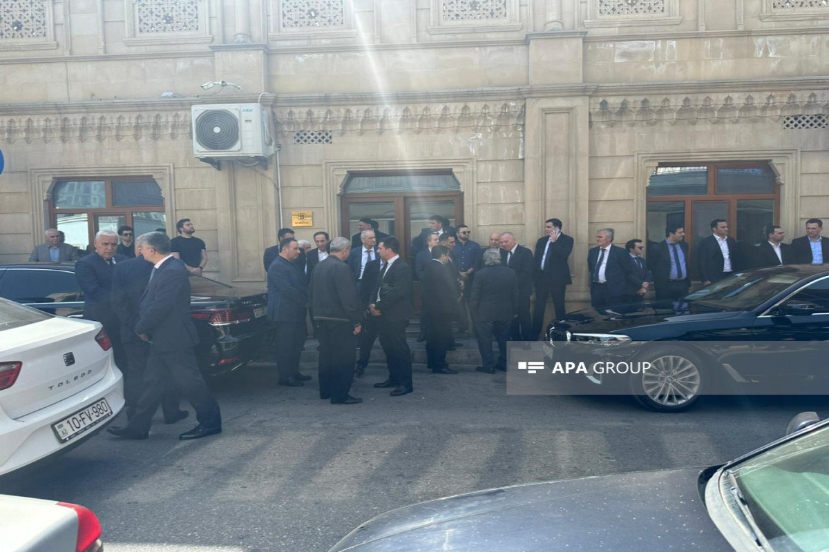Президент и первая леди Азербайджана отправили венок на похороны Эльмиры Сулеймановой-ОБНОВЛЕНО-2 
