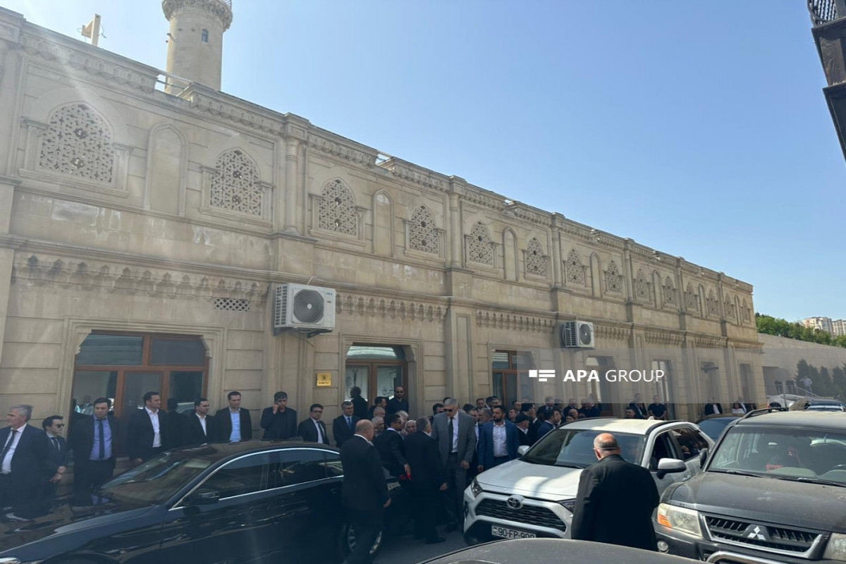 Президент и первая леди Азербайджана отправили венок на похороны Эльмиры Сулеймановой-ОБНОВЛЕНО-2 