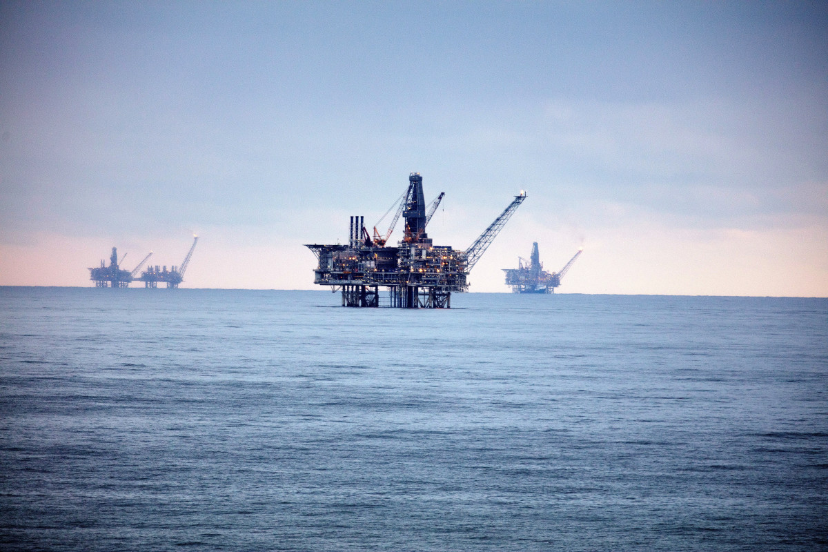 Добыча нефти с платформы «Глубоководный Гюнешли» временно приостановлена