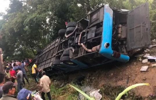 В Мексике перевернулся автобус, погибли 14 человек