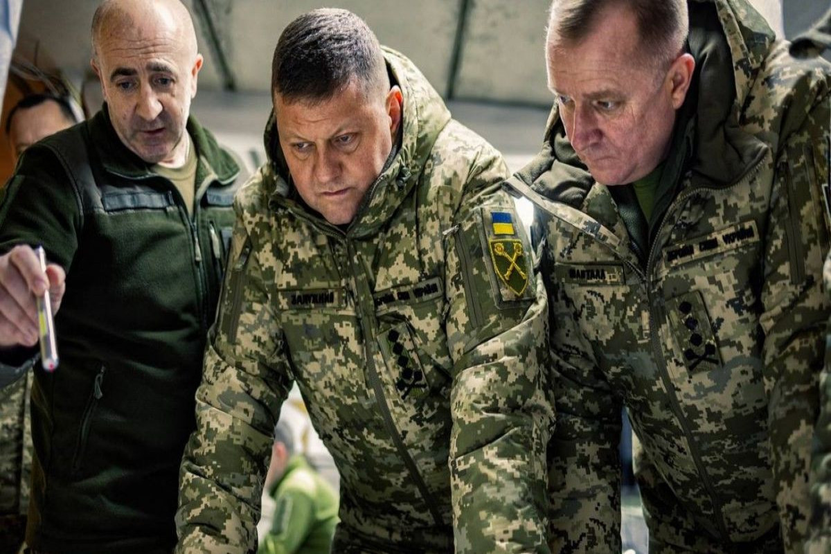 СМИ: Зеленский думает освободить от должности и начальника Генштаба