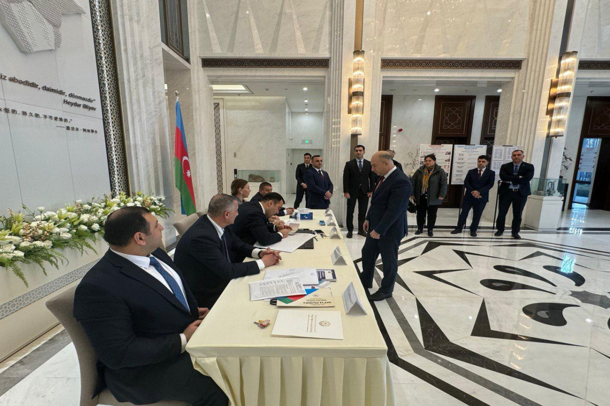 В посольстве Азербайджана в Китае началось голосование-ФОТО 