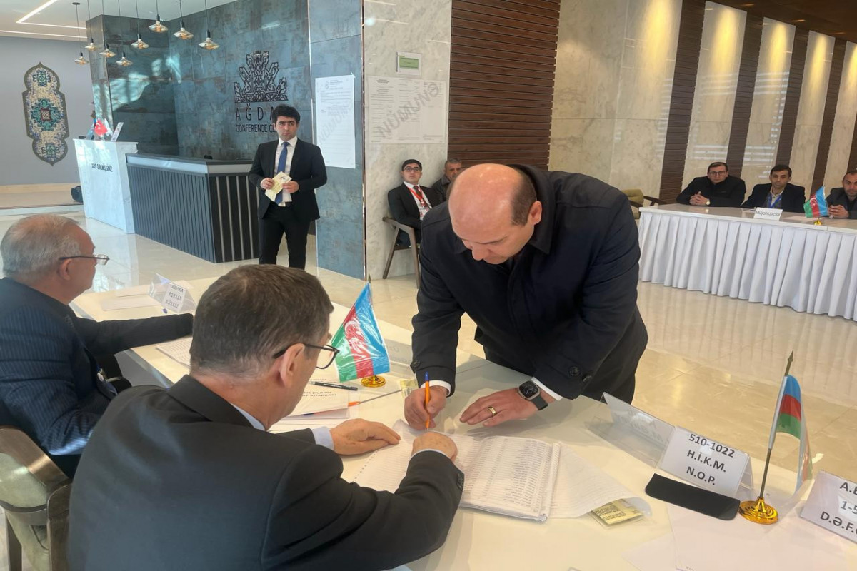 В Агдаме спецпредставитель Президента Азербайджана принял участие в голосовании на выборах