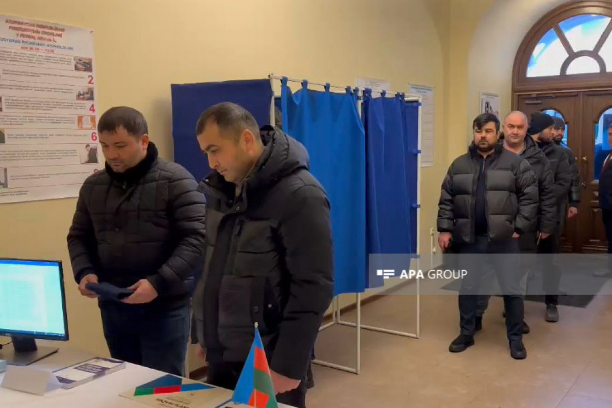 В Генконсульстве Азербайджана в Санкт-Петербурге проголосовали около 80% избирателей