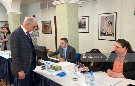 В связи с внеочередными президентскими выборами в посольстве Азербайджана в России началось голосование-ФОТО -ОБНОВЛЕНО 