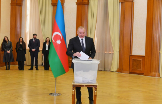 Президент Ильхам Алиев, первая леди Мехрибан Алиева и члены их семьи проголосовали в Ханкенди -ОБНОВЛЕНО 