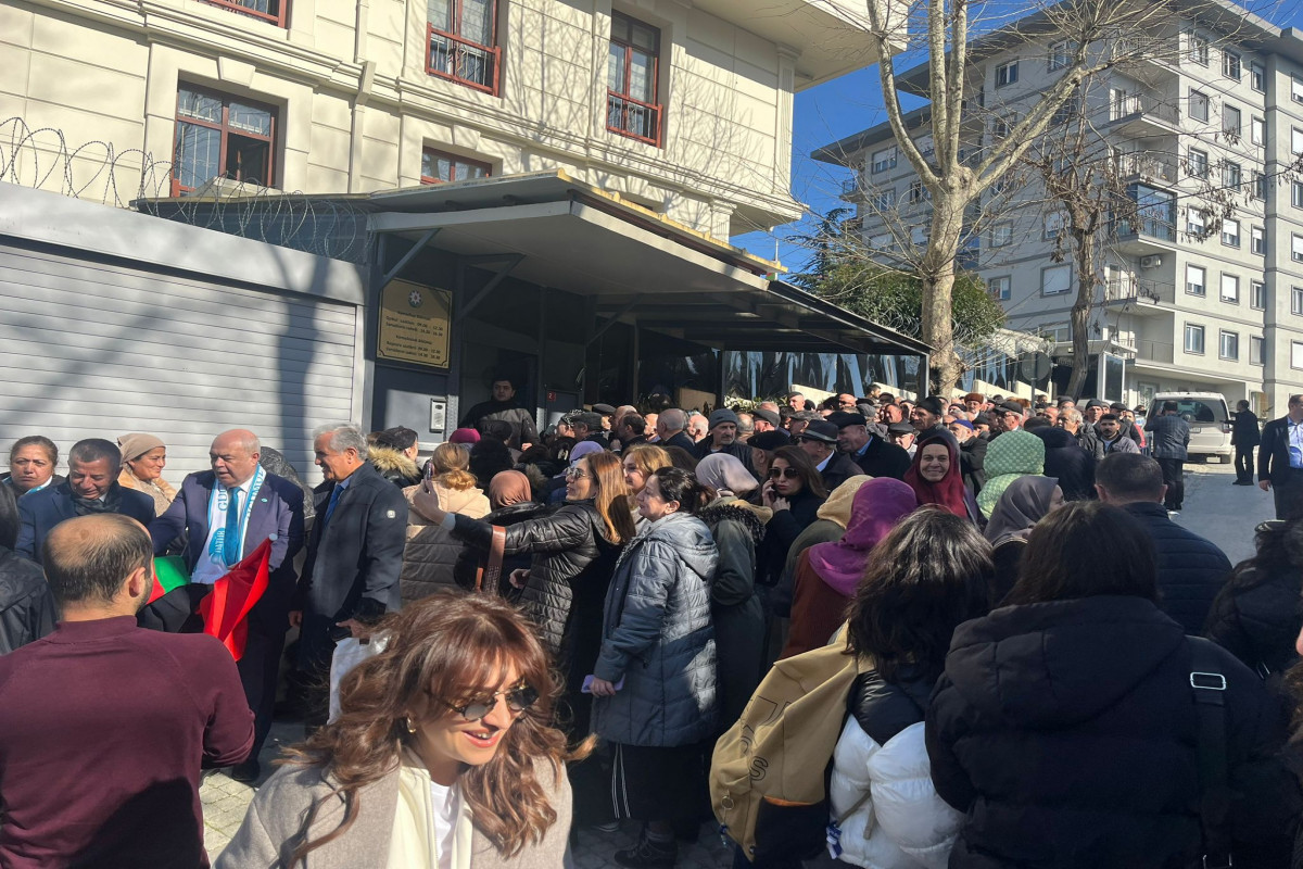 Явка азербайджанских избирателей в Стамбуле и Анкаре составила более 90%