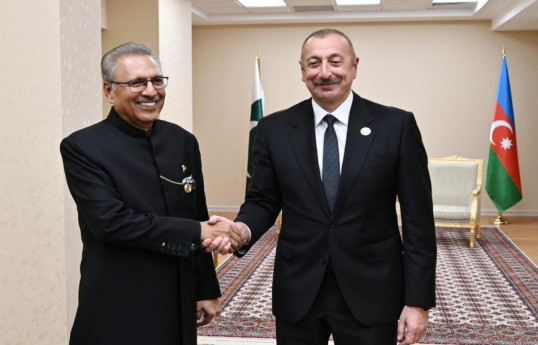 Президент Пакистана поздравил главу Азербайджанского государства