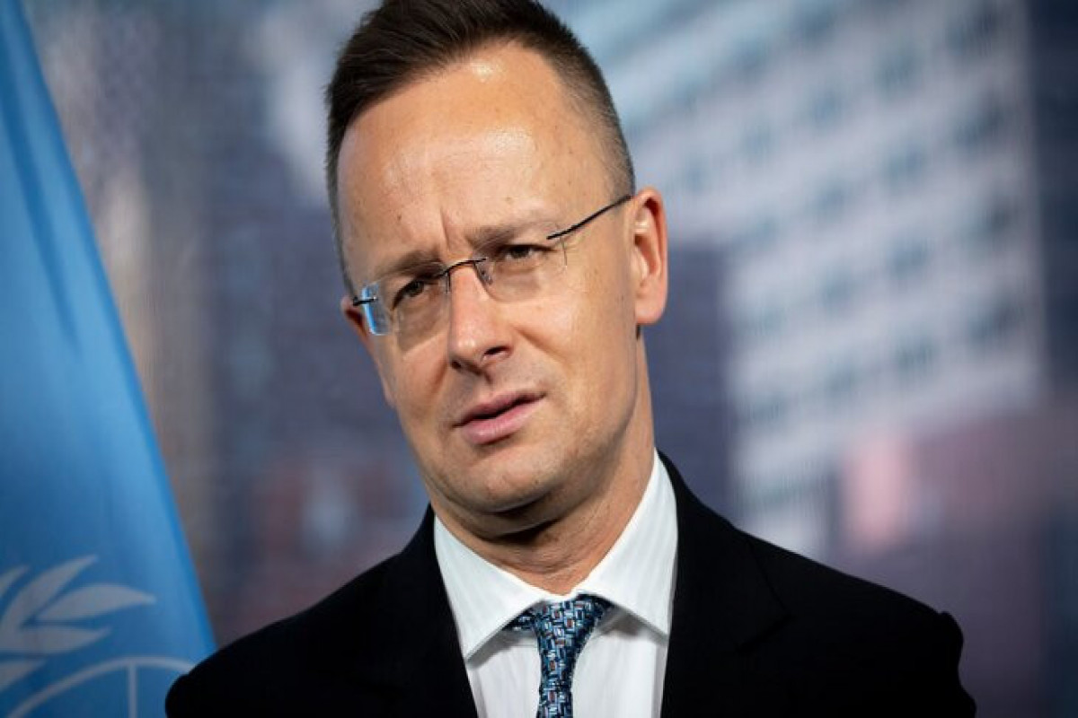 Петер Сийярто
