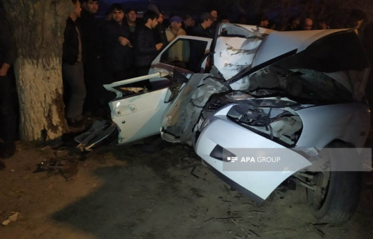 На севере Азербайджана легковой автомобиль врезался в дерево, есть погибшие и пострадавшие - ФОТО -ОБНОВЛЕНО-1 