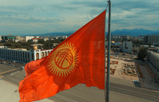 Президент Кыргызстана призвал США не вмешиваться в дела республики
