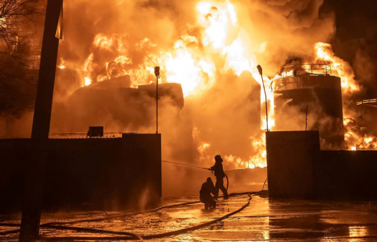 В Курской области РФ в результате атаки украинского БПЛА произошло возгорание на нефтебазе