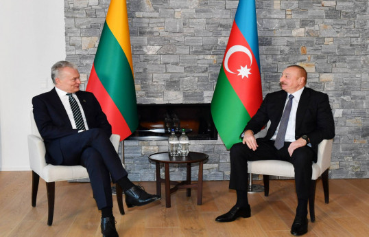Глава Азербайджанского государства поздравил Президента Литвы