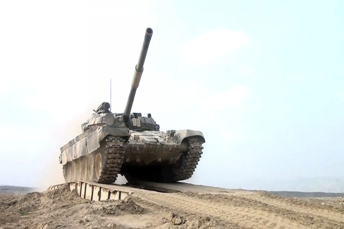 В Азербайджанской Армии проводится «Курс подготовки экипажей танков и боевых машин» -<span class="red_color">ВИДЕО
