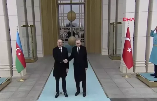 В Анкаре состоялась  церемония официальной встречи Президента Азербайджана-ОБНОВЛЕНО 