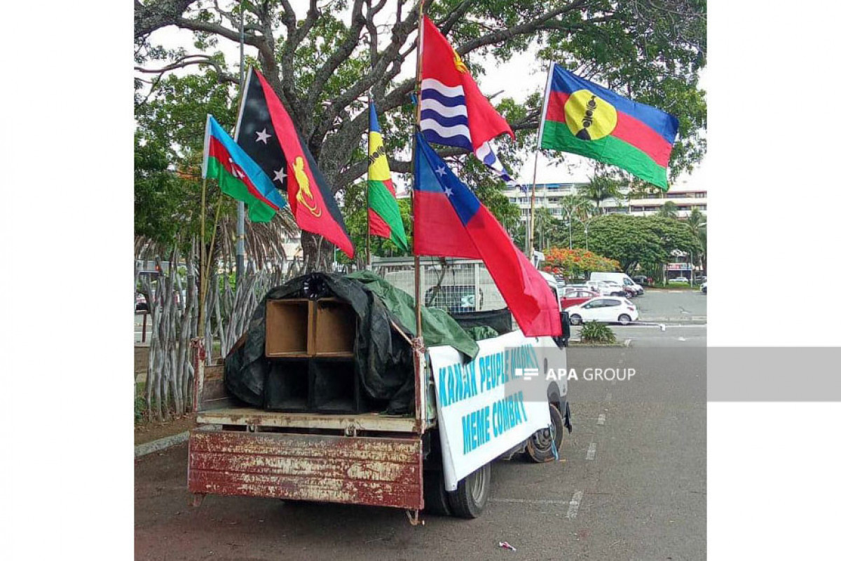 В Новой Каледонии прошла акция в знак протеста против визита французских министров, вновь поднят азербайджанский флаг - <span class="red_color">ВИДЕО