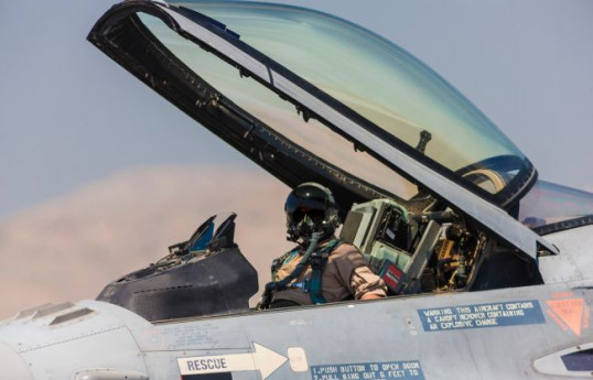 Первая группа украинских пилотов закончит обучение на F-16 к лету