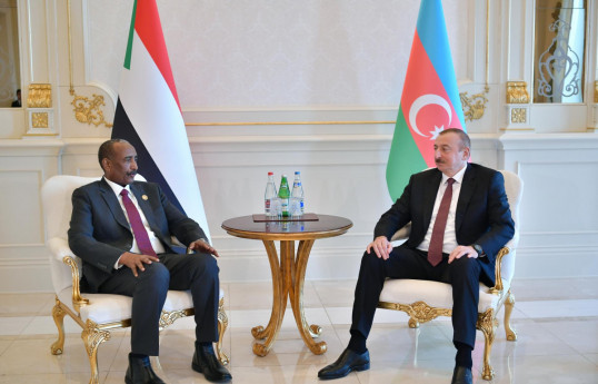 Председатель Суверенного переходного совета Республики Судан поздравил Президента Азербайджана