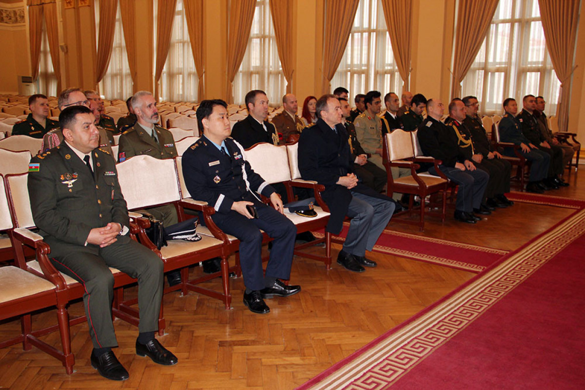 Военные атташе иностранных государств посетили НАНА-ФОТО 