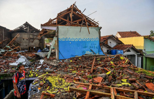 В Индонезии в результате мощного торнадо пострадали 33 человека