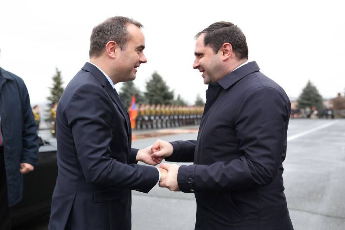 В Ереване состоялась встреча министров обороны Армении и Франции