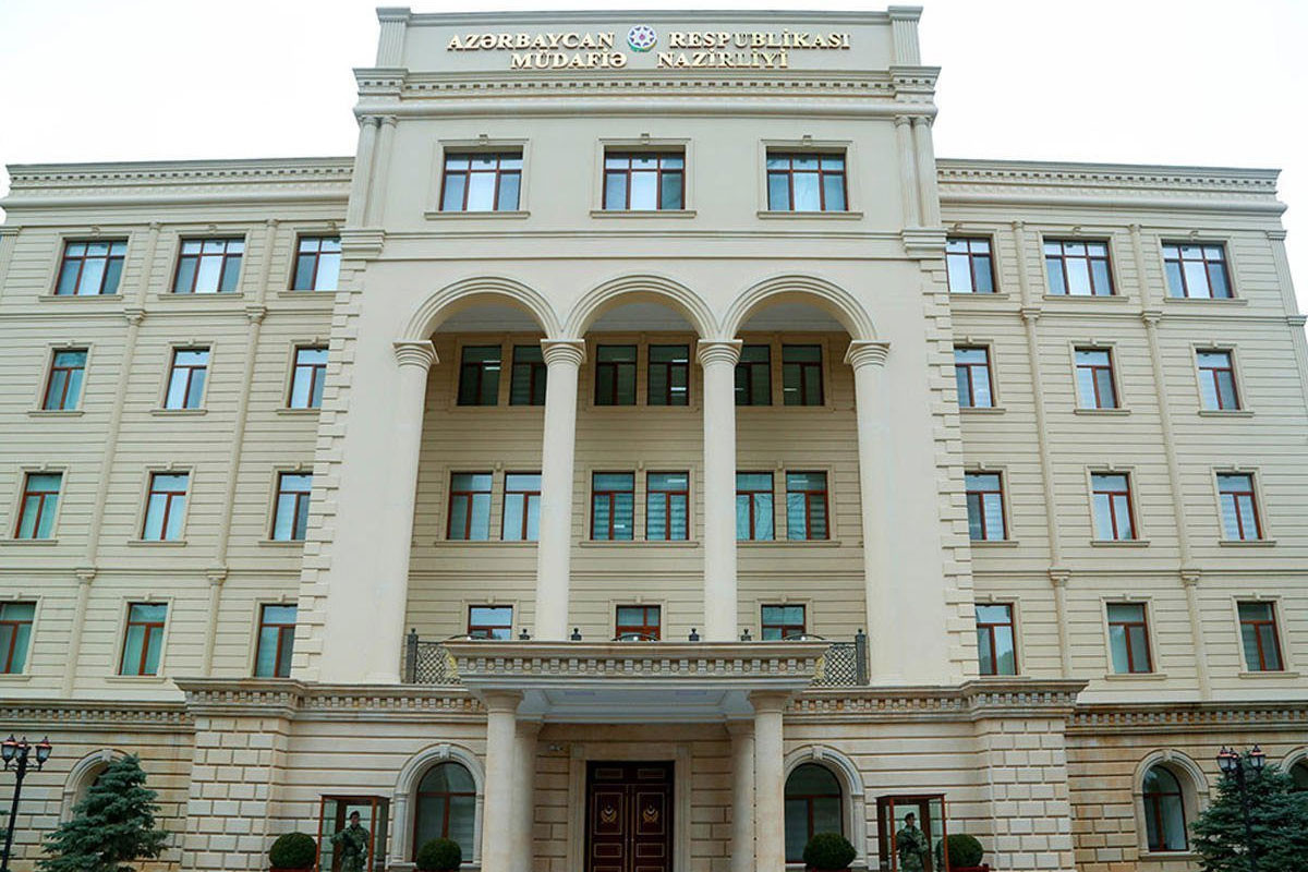 Минобороны Азербайджана обратилось с призывом к военному руководству Армении
