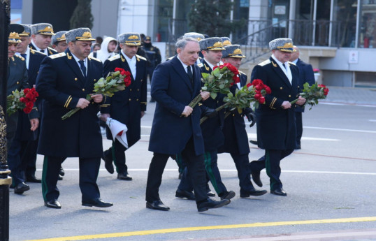 Руководство Генпрокуратуры Азербайджана посетило памятник жертвам Ходжалинского геноцида