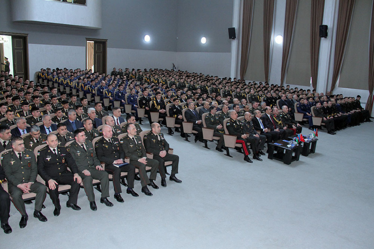 Замминистра национальной обороны Турции посетил военный институт -ВИДЕО 