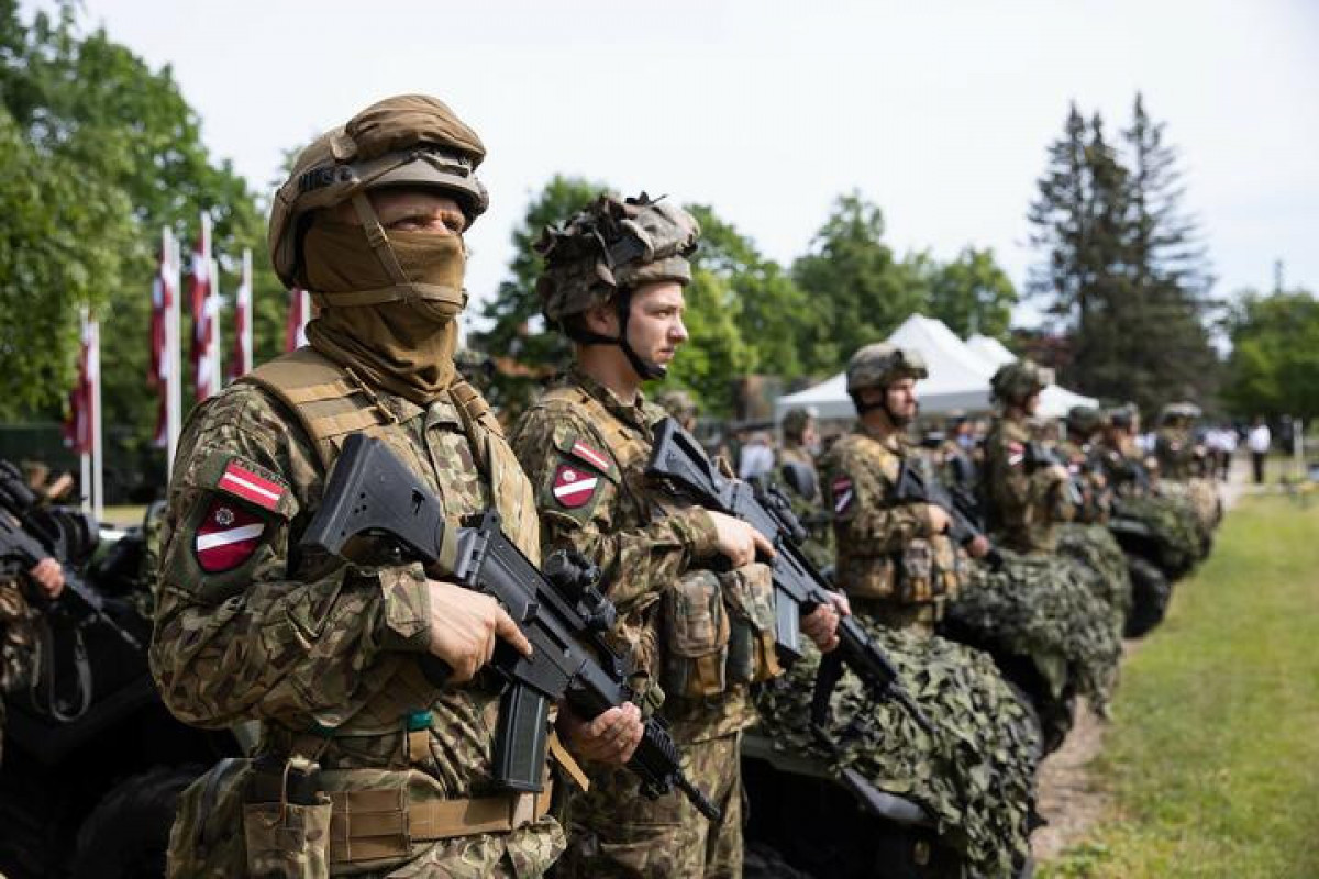 Латвия допустила отправку своих войск в Украину