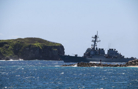 В Красном море атакован военный корабль США