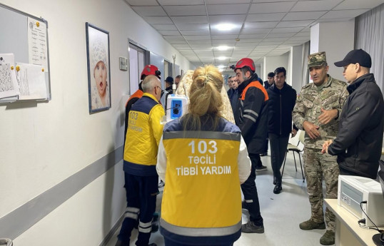 TƏBİB: Около 50 пациентов эвакуированы из-за пожара в перинатальном центре, один человек отравился дымом