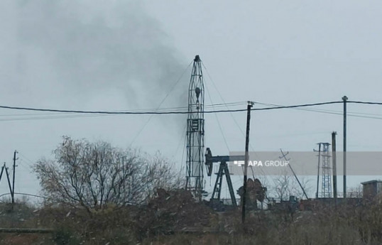 В азербайджанском городе Ширван продолжается выброс газа из нефтяной скважины - ОБНОВЛЕНО-ФОТО 