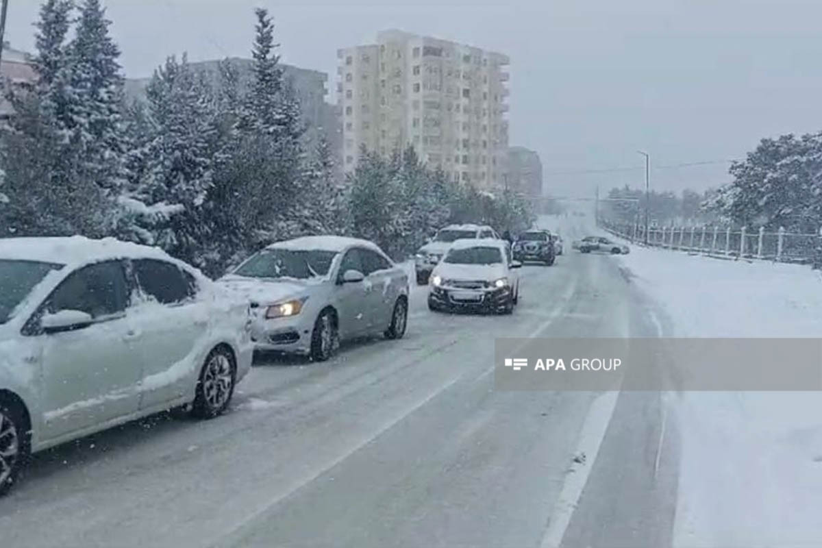 На дороге Баку-Сумгайыт ограничено движение -ФОТО 