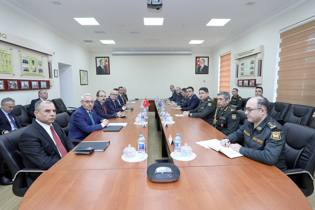 Обсуждены перспективы развития военно-технического сотрудничества между Азербайджаном и Турцией