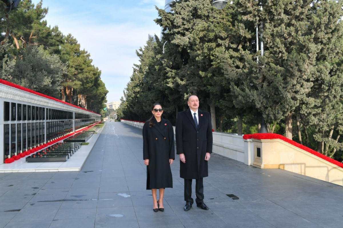 Президент Азербайджана и первая леди посетили Аллею шехидов-ОБНОВЛЕНО-1 