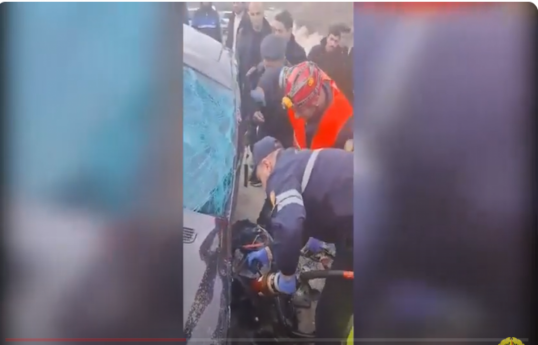 В Азербайджане столкнулись два автомобиля, есть пострадавший - ВИДЕО 