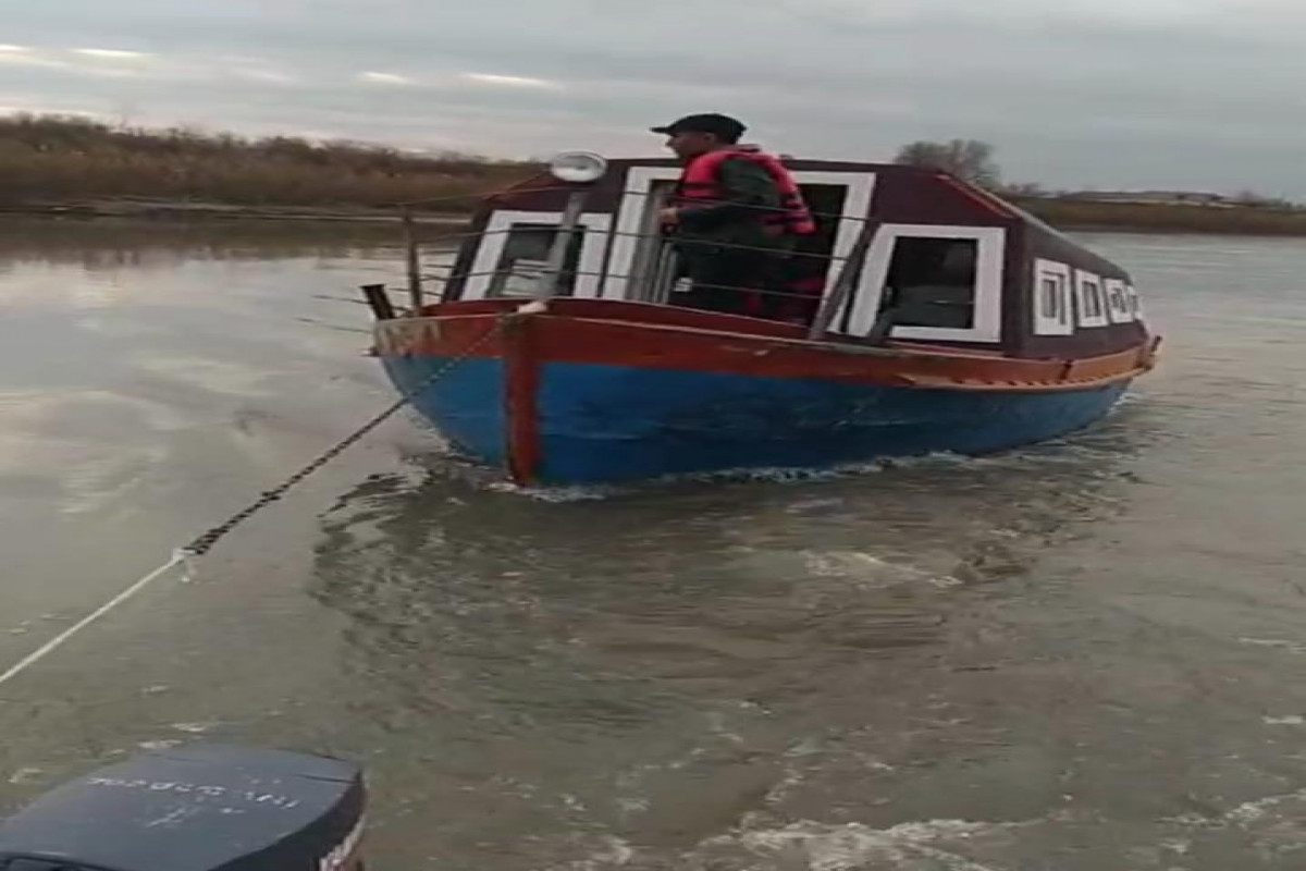 В Азербайджане спасены люди, оказавшиеся беспомощном состоянии в реке