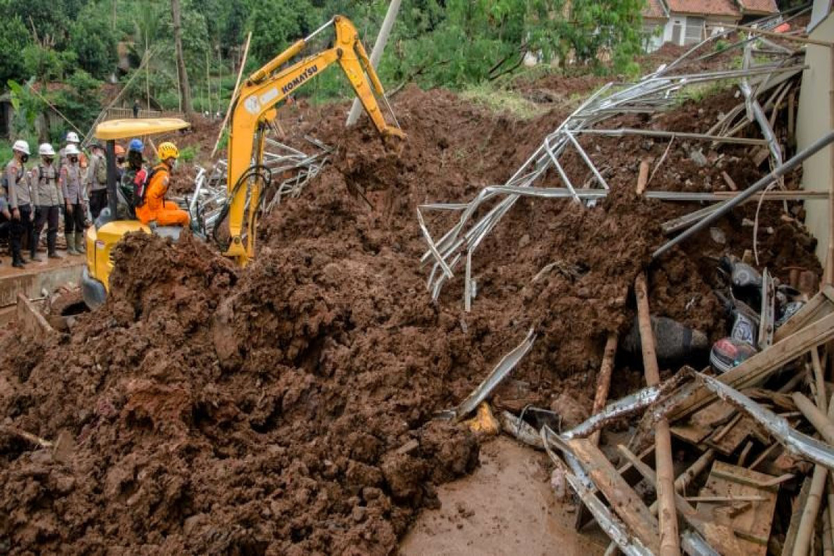 В Китае в результате оползня погибли 11 человек